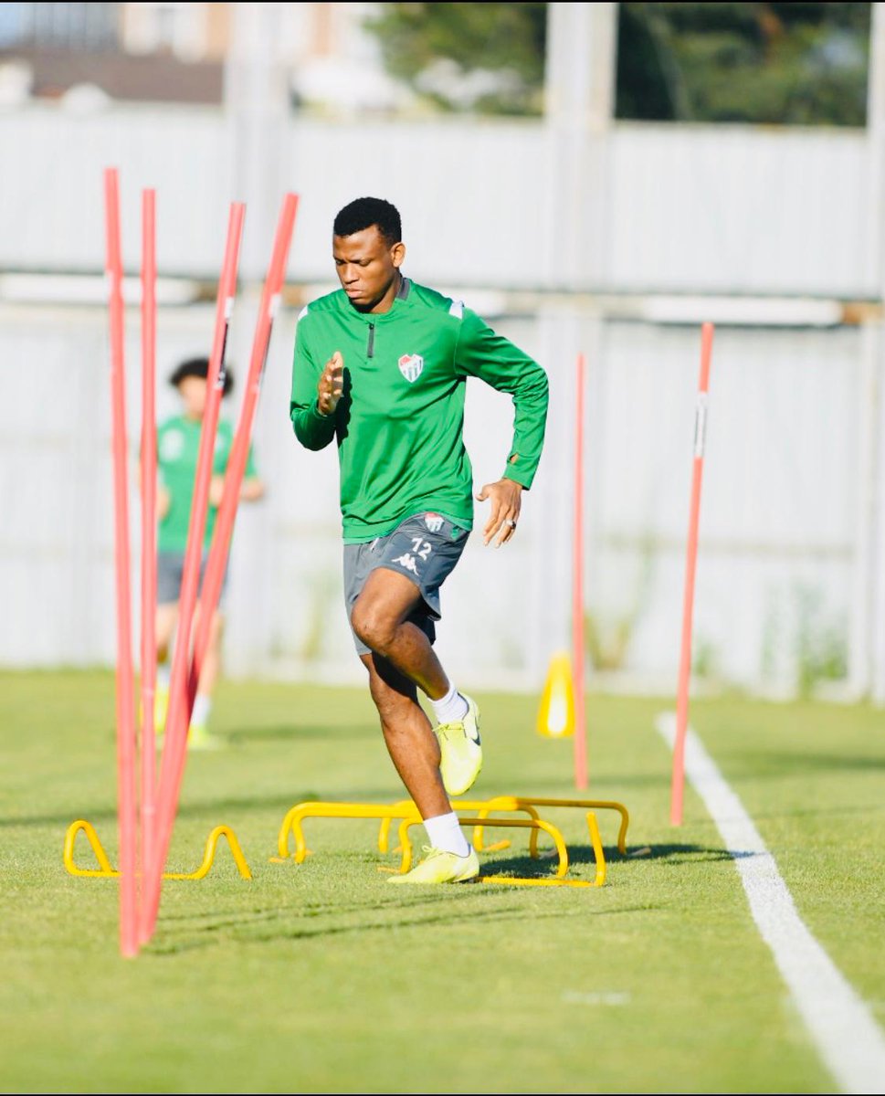 OfficialShehu's tweet photo. We are back in training, the world is gradually winning over #Covid_19. I'm delighted, work is back. I appreciate your support and motivation. Keep safe and stay alive! #Bursaspor https://t.co/ufnYMzkQiV