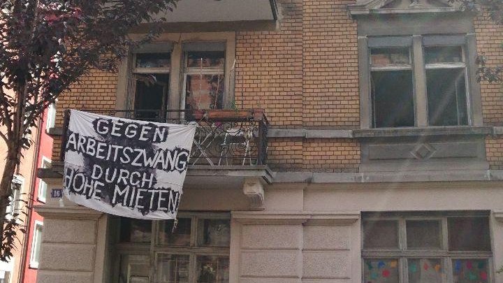 MietstreikCH's tweet photo. Mietstreik jetzt! - https://t.co/SgEFxQhPsr 
#mietstreik #wohnenfüralle #mietstreikJetzt #rechtaufstadt #mietenwahnsinn #corona #crisis  #staysafe #genstrike https://t.co/he3PXlEWf4