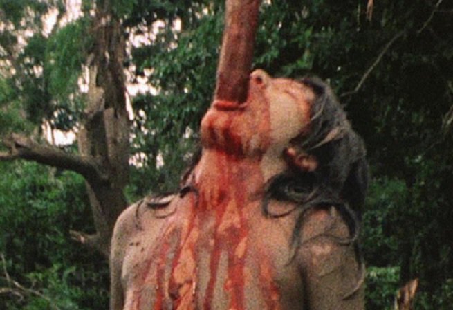Cannibal Holocaust (1980), est un film d'horreur décrivant les pratiques cannibales. Il était si réaliste que le réalisateur Ruggero Deodato été poursivit en justice et a dû prouvé qu'aucun acteur n'a vraiment été tué pendant le tournage. Les massacres d'animaux sont biens réels.