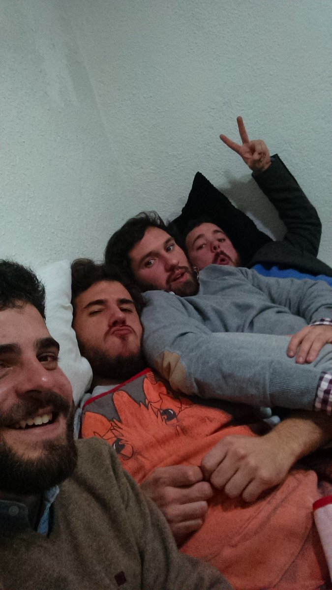 AlvaroCanosa's tweet photo. Si no me equivoco este fue el día que conocimos a Edu aka macocas... @GonMedina10 @gongns #Rulas https://t.co/YnI8CYi38f