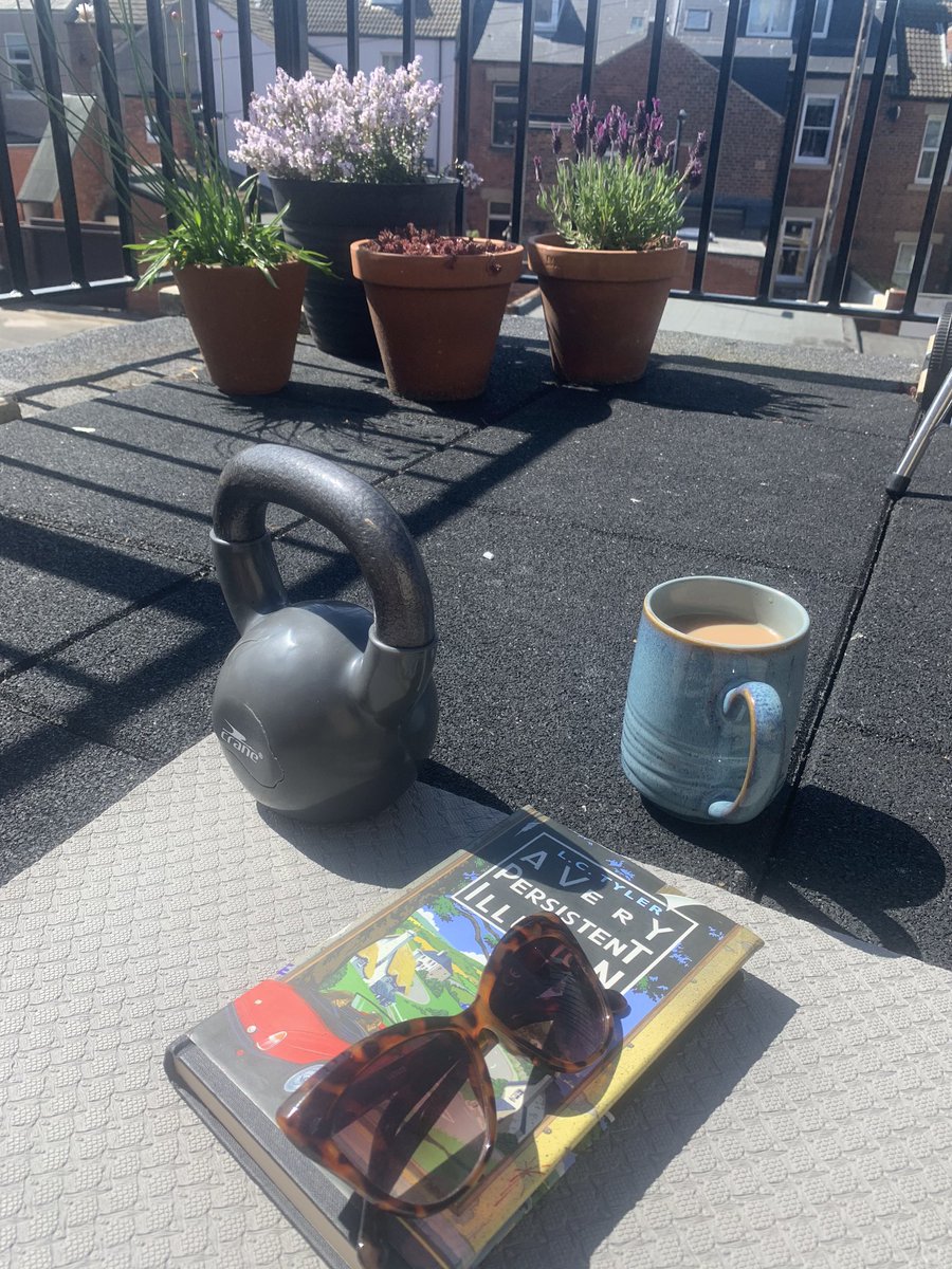 JessicaJAW1903's tweet photo. Bank Holiday antics so far - enjoying a slower pace of life  #beachlife #running #yoga plenty of sunshine and #GnTs to balance it all out! https://t.co/fGOCGAdO0Y