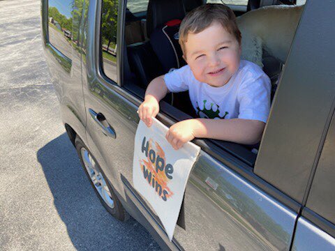 rrmce2's tweet photo. Hope Wins Food Drive #welivewithhope @crossingstl https://t.co/2Qyh01y32l