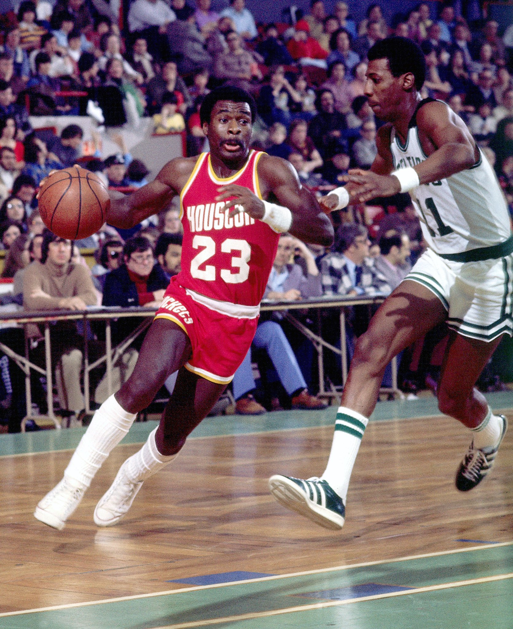 A very happy birthday to HOFer Calvin Murphy!!! 