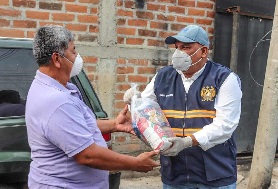 ElmerCardozacd's tweet photo. Visite la Calle al Río y Colonia Villatoro, a quienes con mucho cariño les llevamos granos básicos. 
En esta emergencia debemos sumarnos todos por un mejor municipio. https://t.co/lrIPW3TK3F