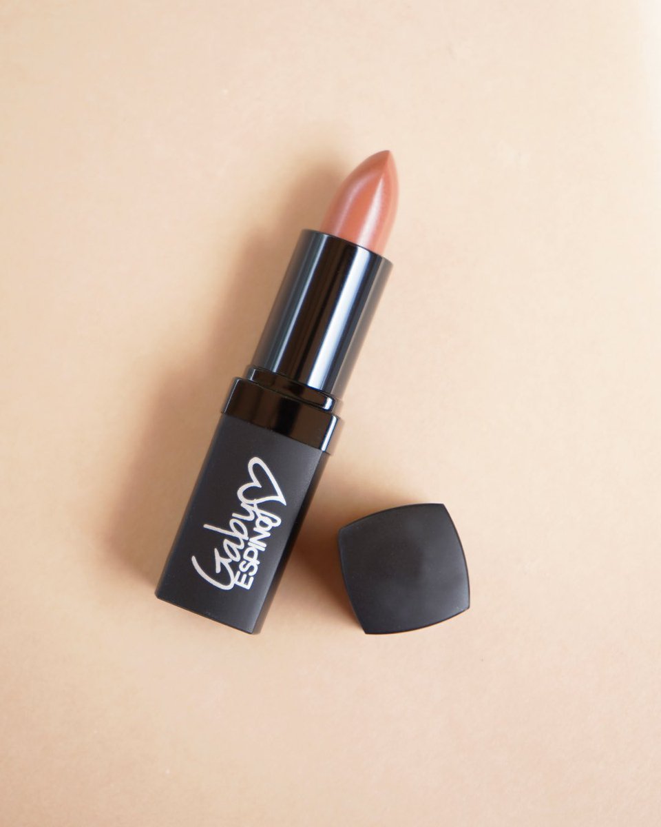 gabyespino's tweet photo. Y si dejamos de pensarlo y lo intentamos? Con Todo! #ExtremeMatte full pigmento con textura cremosa de larga duración, vitamina E | Disponible en https://t.co/S0AXrzstPh https://t.co/zv6qrFDYrl