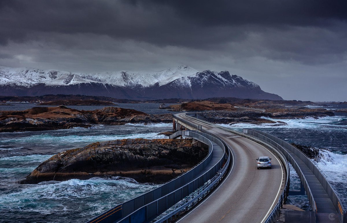 iquatuor's tweet photo. The Atlantic road. Møre og Romsdal, Norway 🇳🇴. 8,3 km. (1989). https://t.co/LHYhtoROco