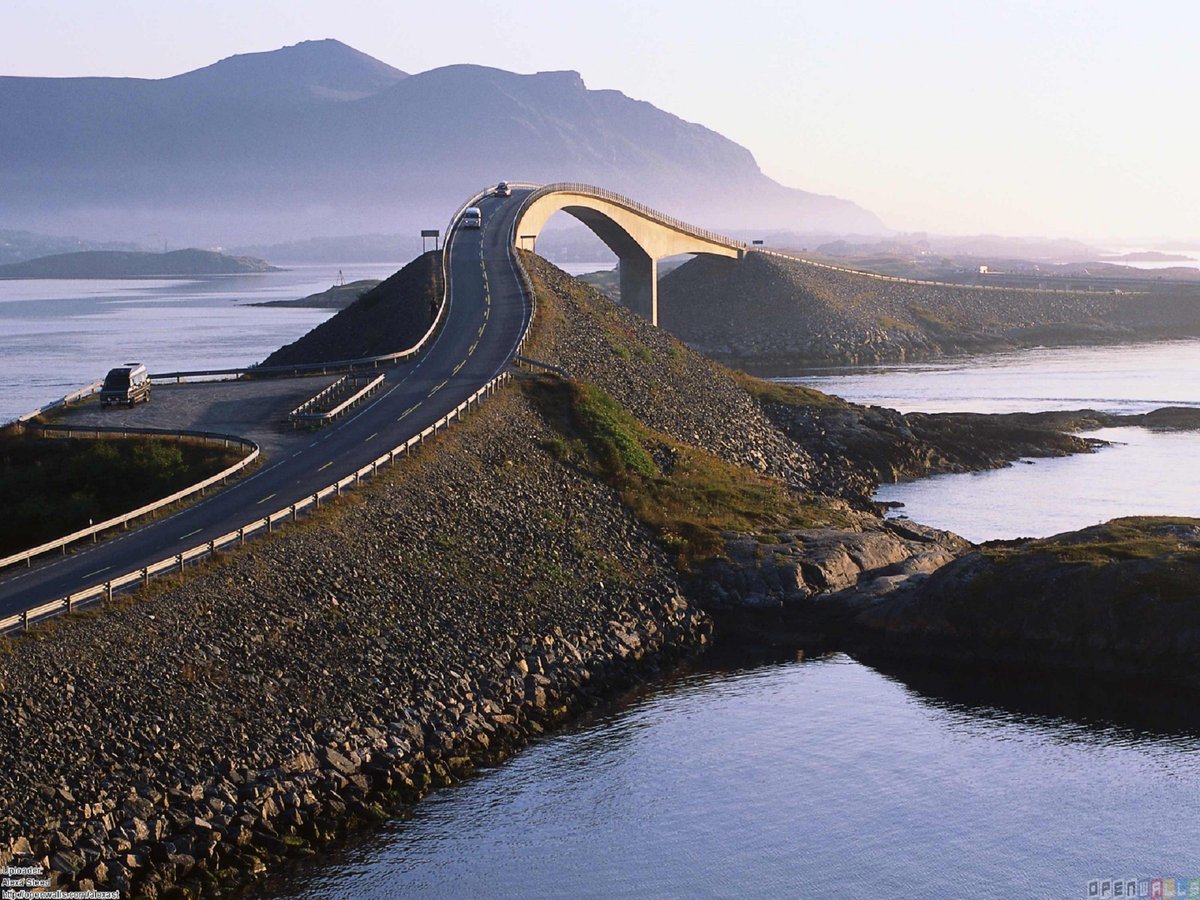 iquatuor's tweet photo. The Atlantic road. Møre og Romsdal, Norway 🇳🇴. 8,3 km. (1989). https://t.co/LHYhtoROco