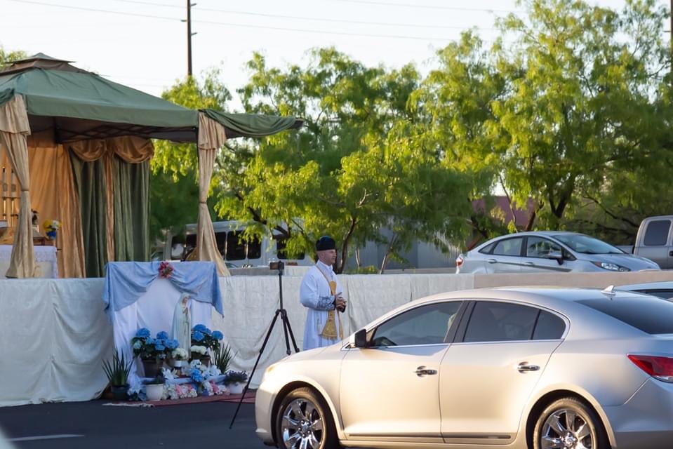 ICKSP's tweet photo. On Sunday May 3rd, the Institute’s St. Gianna Oratory in Tucson, AZ celebrated their first PUBLIC Mass in nearly 2 months w/ an "Outdoor Sunrise Drive-In High Mass" at 6am.  There is no replacement for actually being present at the Holy Sacrifice of the Mass!

#ICKSP #Catholic https://t.co/OxHnYJR71B