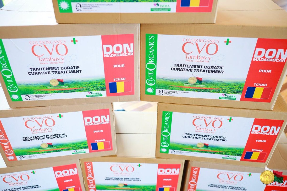 SE_Rajoelina's tweet photo. Avec le #CovidOrganics, #Madagascar est aux côtés de ses frères africains pour soigner et sauver des vies. Notre devoir est de préserver la santé de nos peuples. Le #Tchad a envoyé un avion pour récupérer les dons de CVO . Merci au Président @IdrissDebyI pour sa confiance. 🇹🇩 🇲🇬 https://t.co/H2pwzK4sdh