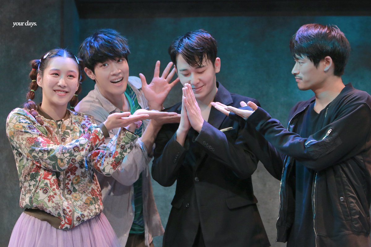 deiz1027's tweet photo. 200509 #지구를지켜라 커튼콜 #만식 #채진석
안녕, 내가 많이 사랑했던 채만식🛸
@chae_jin1226 https://t.co/nwTWHf9dpJ