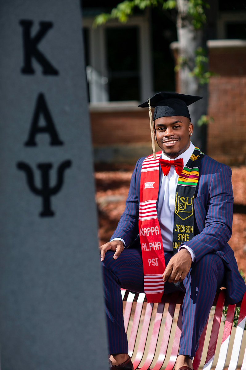 Aye_Its_Ken's tweet photo. “Superstars don't sparkle, we high-beam
You can't spell fame, without me.”

Thank you Jackson State University , Superstar Ken has officially checked out ✌🏽 #JSUGrad20 https://t.co/4VVgcJE6QD
