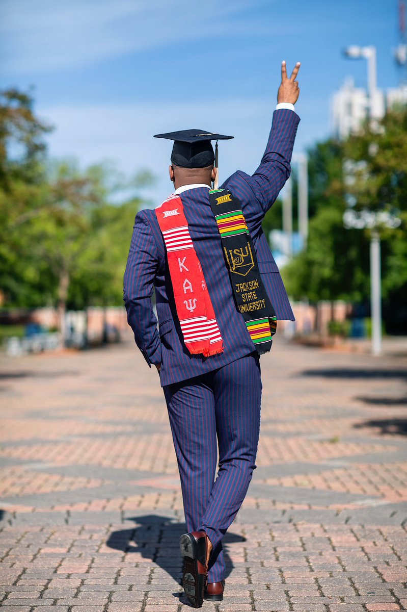 Aye_Its_Ken's tweet photo. “Superstars don't sparkle, we high-beam
You can't spell fame, without me.”

Thank you Jackson State University , Superstar Ken has officially checked out ✌🏽 #JSUGrad20 https://t.co/4VVgcJE6QD