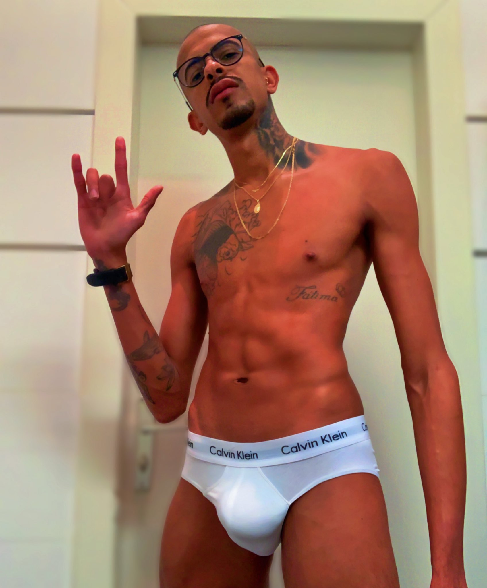 1 pic. // Oi site ✨🤯 https://t.co/mPOurEZ3Fq