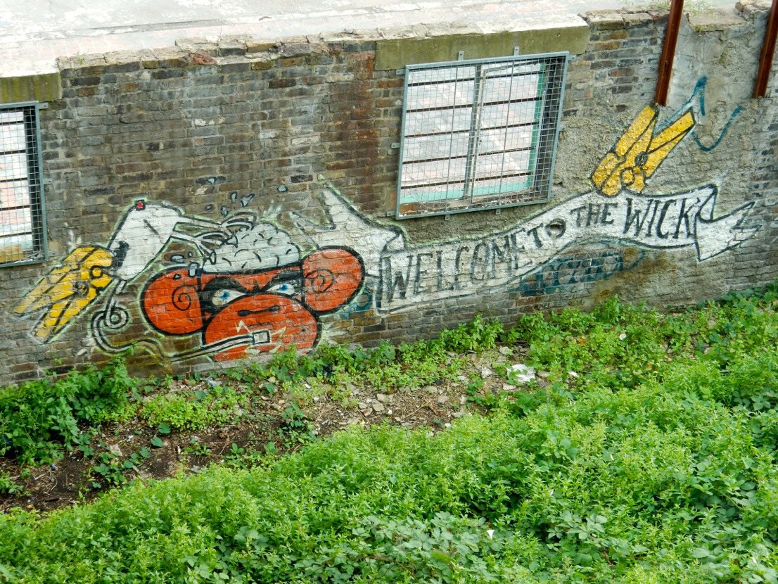 lovestreetart22's tweet image. Now up on the BMSTV live paint jam is Mighty Mo. Here is an and old collaboration in the Wick by Mo and Gold Peg❤️
#StreetArt #MightyMo #GoldPeg #HackneyWick