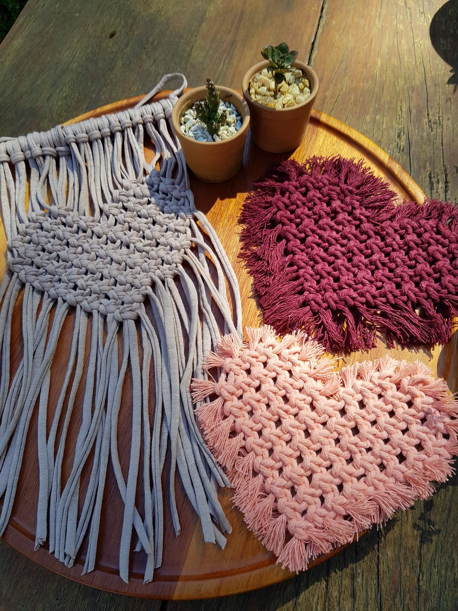 osanamacrame's tweet photo. Uma produção inspirada no amor de MÃE.
# macrame
#macrameosana
#macramebrasil https://t.co/ITczBE8UEo