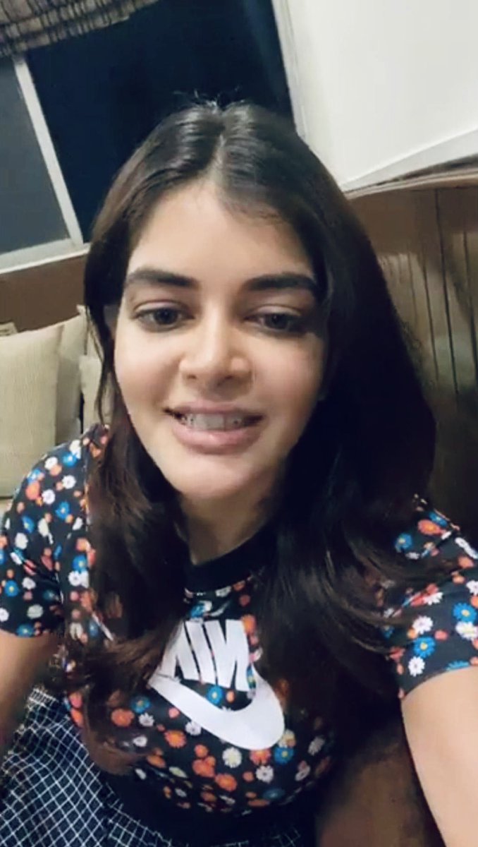 madhumita__fc's tweet photo. Moments of @madhumitact today’s exclusive #live chat with @calcutta_times ❤️🖤 https://t.co/bGsU9nYbDO