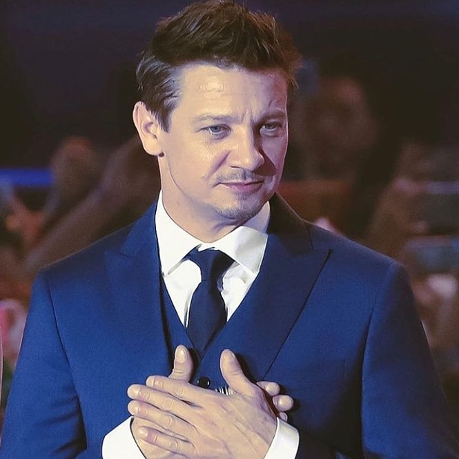 Rennerhot1's tweet photo. 😍😍😍😍😍💞💞💞💞😍😍@Jeremyrenner #jeremyleerenner #jeremyrenner #rennerfans #rennerlove https://t.co/zX9Q4Ahok8