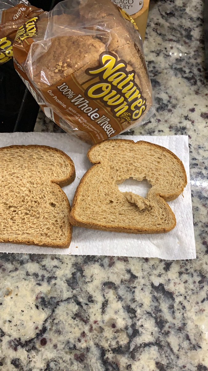 Chris_Conner's tweet photo. Hey @natures_own half my loaf looked like this today. Love your bread but come on now. #naturesown #holybread https://t.co/tBEAfz9STU