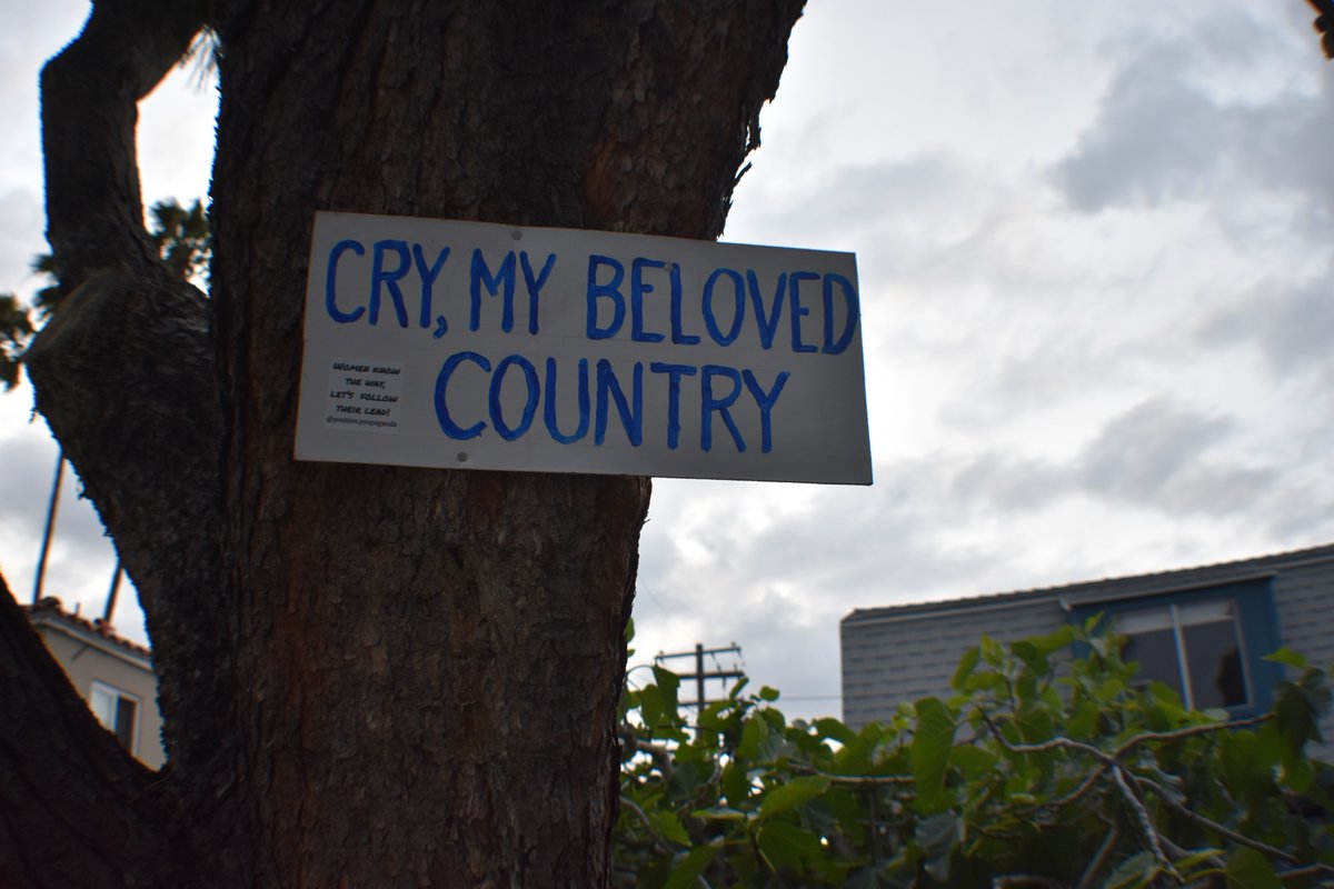 TheeWolfthing's tweet photo. Reason #1,234,998 why I love my beachside neighborhood. These signs are placed in the tree of where a wonderful old woman live around the corner from me. She's got a great immaculately maintained cottage, beautiful garden and a kick ass spirit!
#OceanBeach
#SanDiego
#OB1502 https://t.co/mAtVMlGksx