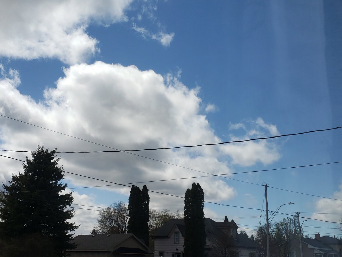 Cathomatic71's tweet photo. @CFSnowbirds It's working in Bowmanville, thank! #SunHawks https://t.co/4uGAlabLnu