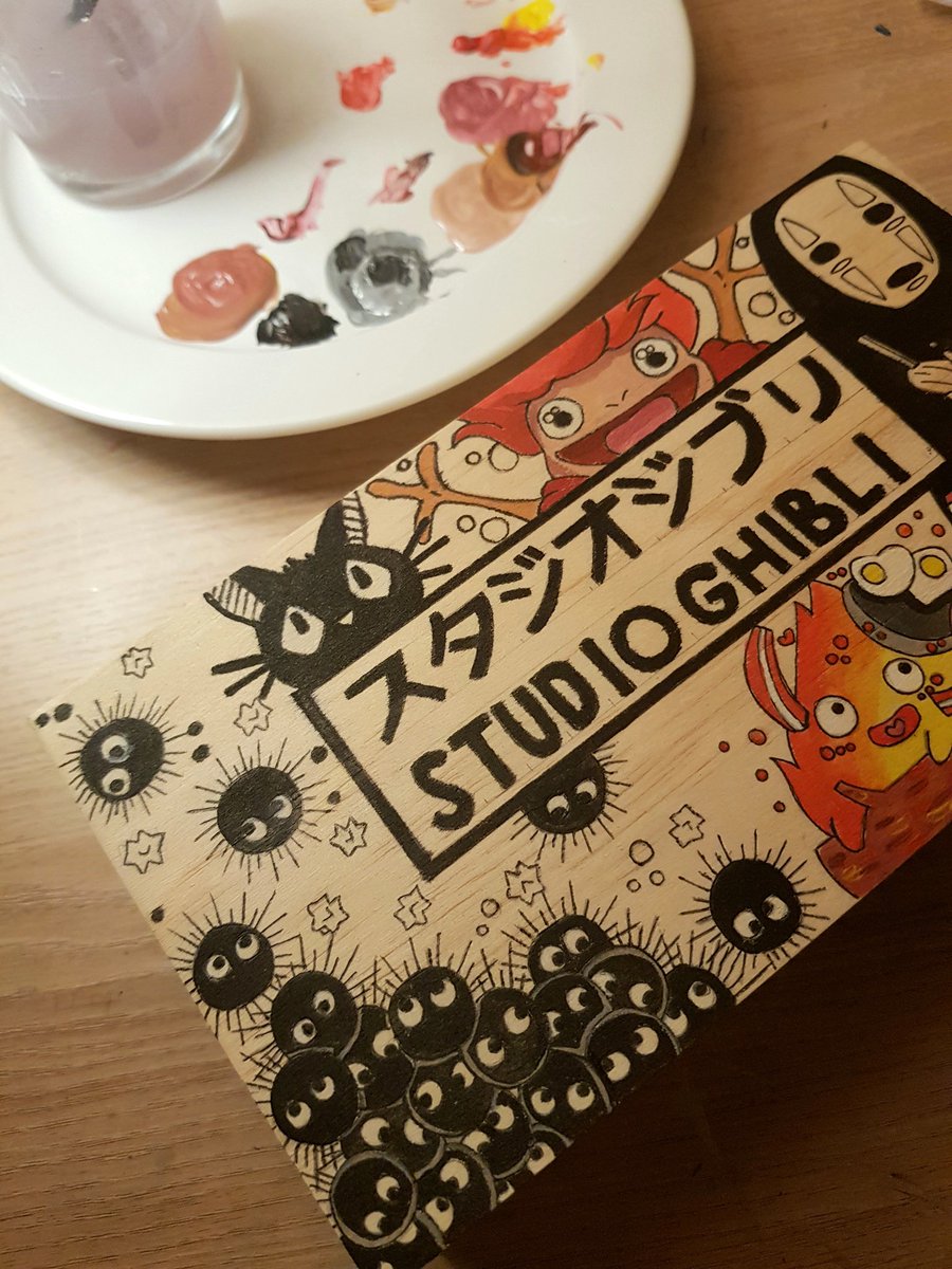 AkatsukiDraw's tweet photo. Dessin de @MorganeBultez
Dessinatrice de talent✍🏻

Sa boîte studio ghibli

Rdv 20h demain 😉

Rt+FAV apprécié 🙏🏽🍥✍🏽🇫🇷 https://t.co/JlVB52iyQZ