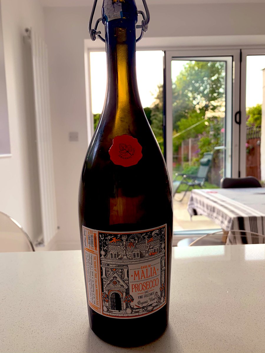 cmp_parker's tweet photo. Delicious homemade burgers with some organic Prosecco on a sunny Saturday evening. Great local businesses @Delifonseca @RHFineWines Thank you! https://t.co/ocY31HpOXr