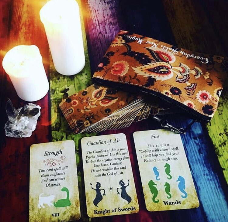 White magic messages
Boyut 10*7
Fiyat: 120 TL