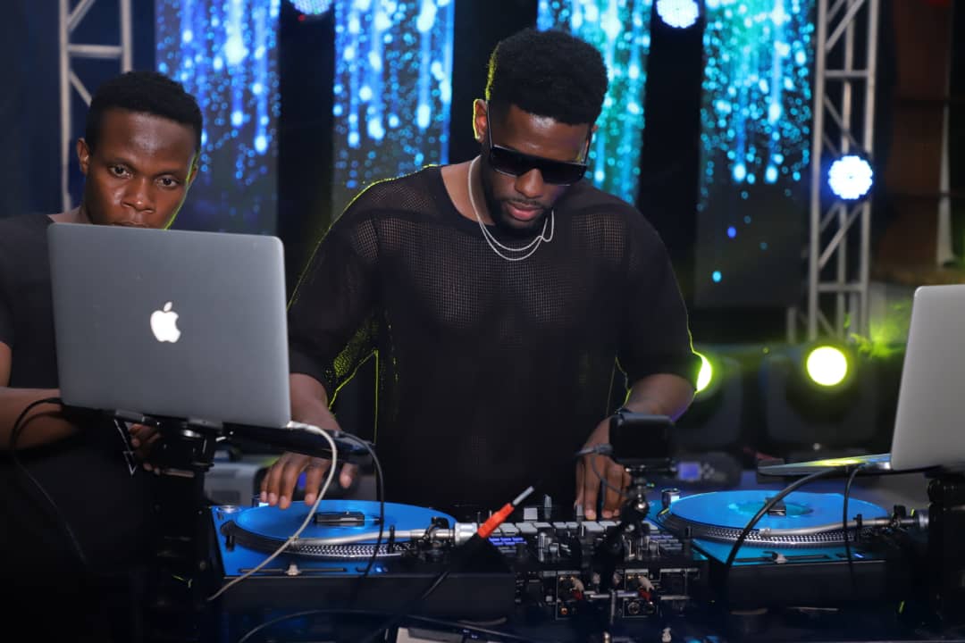 nbstv's tweet image. @djSlickStuart setting up for massive bashment coming in a few.

Stay tuned. #NBSSNL #NBSUpdates