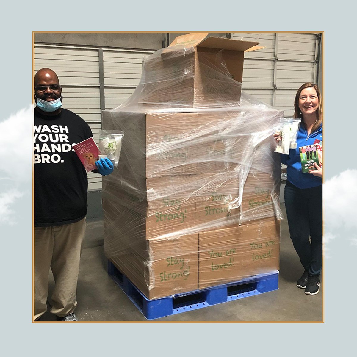 VenetianVegas's tweet photo. #SandsCares and @LasVegasSands are pleased to support the mission of @SpreadtheWordNV, who launched Direct Care to Kids in partnership with @CIS_Nevada and @ThePEFtoday to provide 10K totes to vulnerable students while schools are closed. https://t.co/cpXOctlEt4