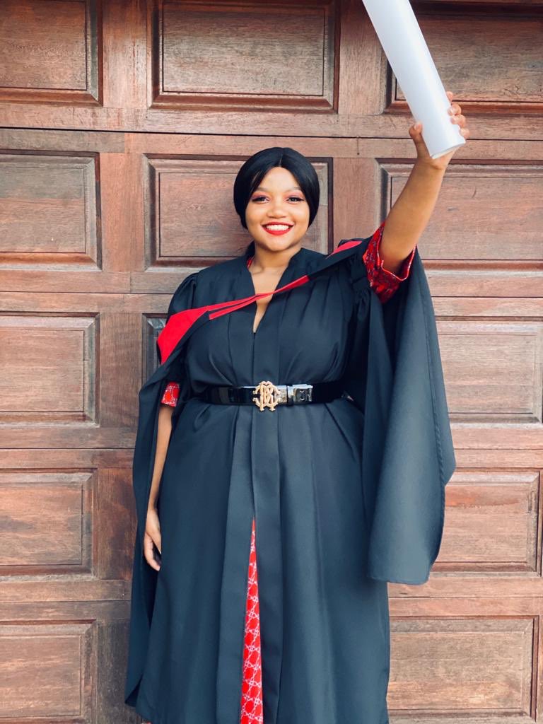 vezisonqishe's tweet photo. Bcom Law Graduate ๐
#LockdownGraduationDay https://t.co/0tCi3OKaNC