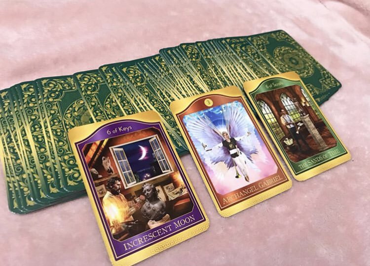 Akashic tarot 
Boyut 10*7
Fiyat: 85