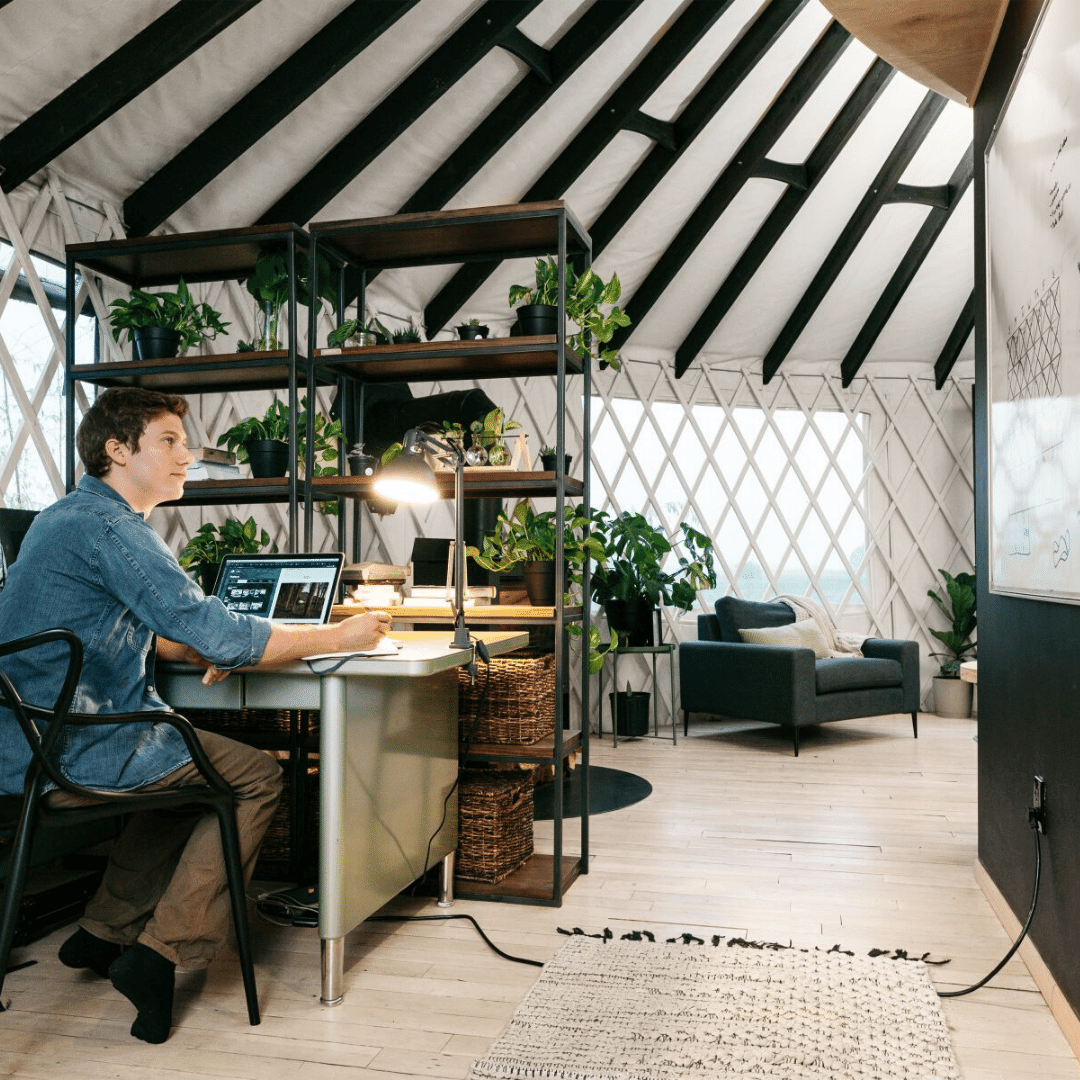 rainier_ind's tweet photo. Take your home office to the next level! This Rainier Outdoor Eagle Yurt accommodates a separate living area that includes a bedroom, kitchen, bathroom, and even a home office area.  👩🏼‍💻

📸 By @bryanaulickweddings

#RainierOutdoor #Yurts #homeoffice #homeoffices https://t.co/kyauCweD16