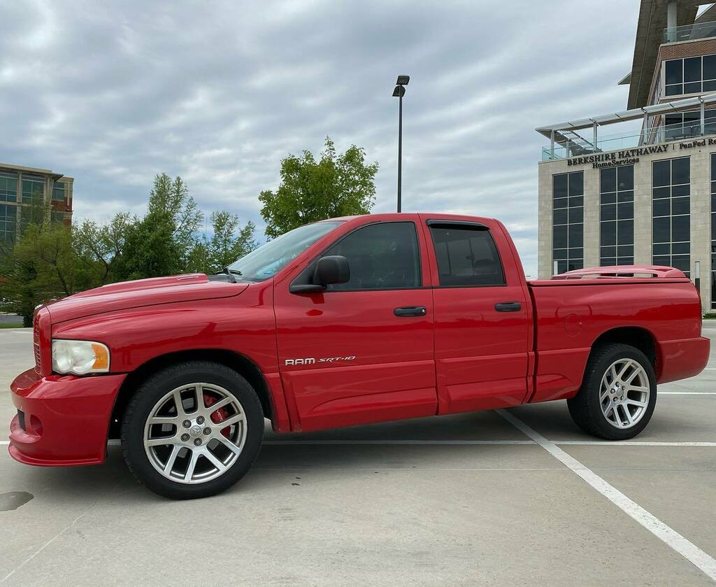 WatchJRGo1198's tweet photo. World’s Fastest Production Truck (Who’s ready for this video?) 🚀 #WatchJRGo #vipertruck #ram #dodge #dodgeramsrt10 #srt10 #viper #viperpowered #v10 https://t.co/NaMxQT501u https://t.co/U8VtSRhd82