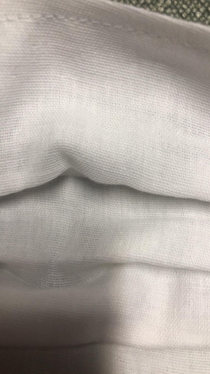 Belledet's tweet photo. Coucou @AngersAgglo comment un tissu d’où on voit les espaces entre les fils est censé empêcher un virus de quelques nm de passer ? https://t.co/GW4D6LOOgS