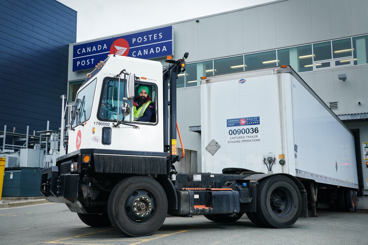 HumansOfSupport's tweet photo. Meet Mandeep Grewal, today’s #HumanofSupport. Mandeep is busy during this #COVID19 crisis working behind the scenes at @canadapostcorp to fill a multitude of positions and hopes everyone stays safe.
Interview: https://t.co/7BMN4sFbXB https://t.co/AOa71kNONr