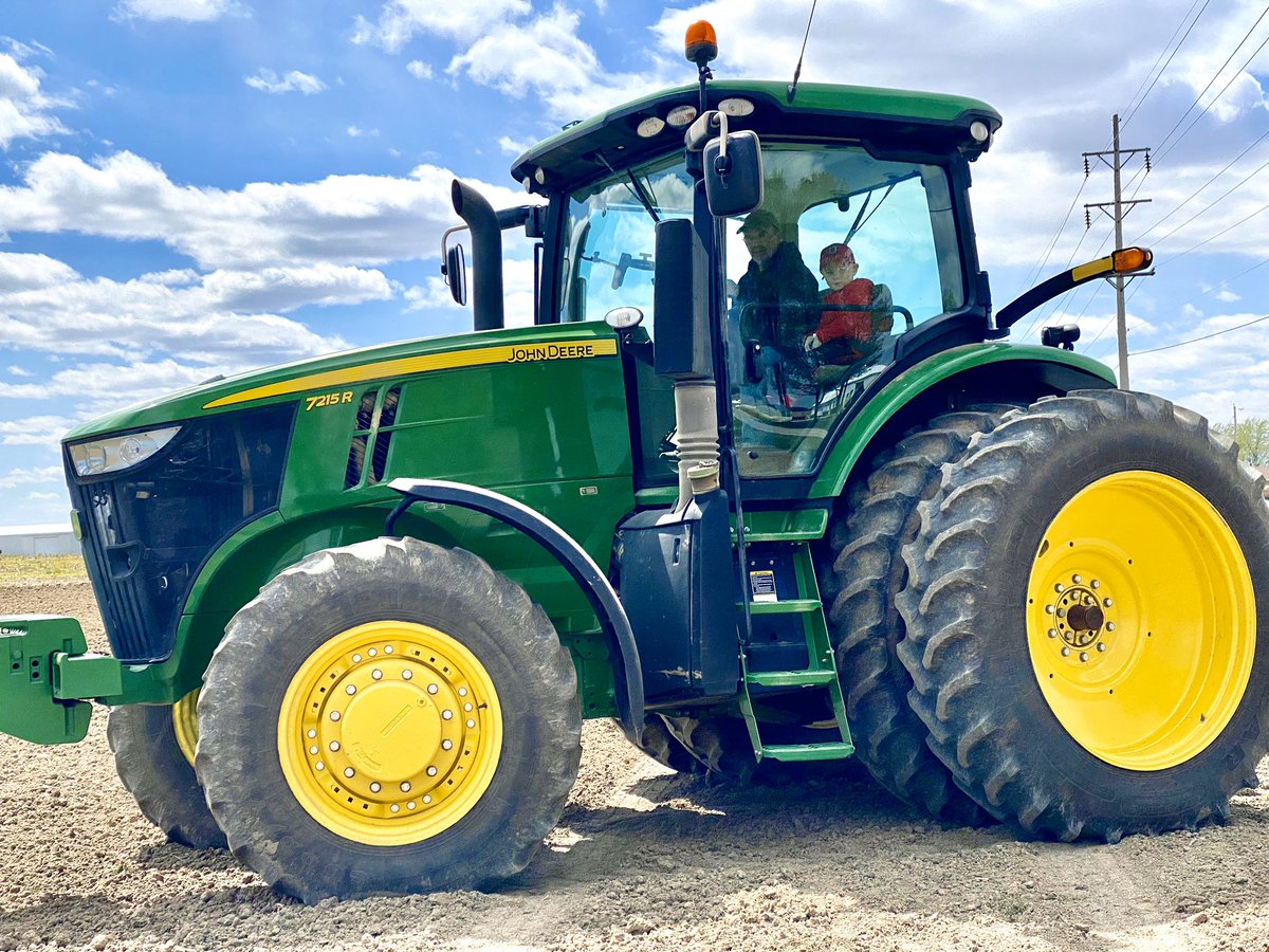 hhetterick's tweet photo. Sunshine ☀️ and tractor 🚜 rides are good for the soul no matter what your age and especially in times like this. https://t.co/TRblmx3kJZ