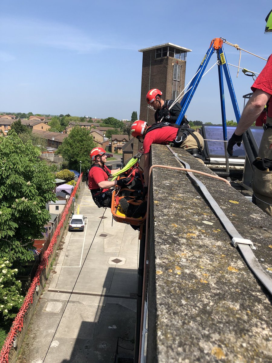 LFBEnfield's tweet photo. Line rescue training this afternoon for Edmonton White watch. Interrupted mid drill to assist A35 Enfield at a 4 pump fire on their ground #alwaysready #techrescue #busyborough https://t.co/ral3dAnqeK