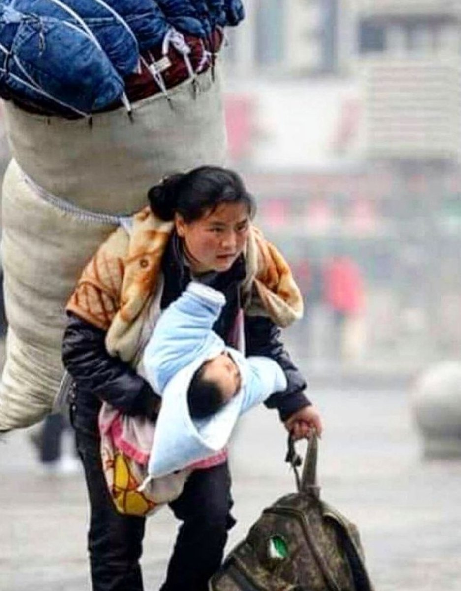 Yoklukta bile doyuran değilmidir..Ana..
Bir kadını makyajı değil anneliği güzelleştirir. Rabbim annelerimizin eksikliğini göstermesin , ahirete irtihal eden annelerimizinde ruhlarını şad , mekânlarını cennet eylesin. Tüm Annelerin gününü kutlarım...❤🌹🌹🌹🌹❤ #bulentchef