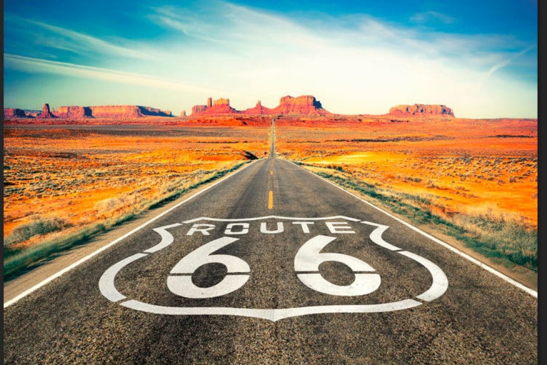 Alors, la RN7 est à Madagascar ce que la route 66 est au USA ou que la nationale 7 est à la France. Comme son homonyme français, c'est la route du sud et du soleil.Comme la route 66 elle traverse le désert.