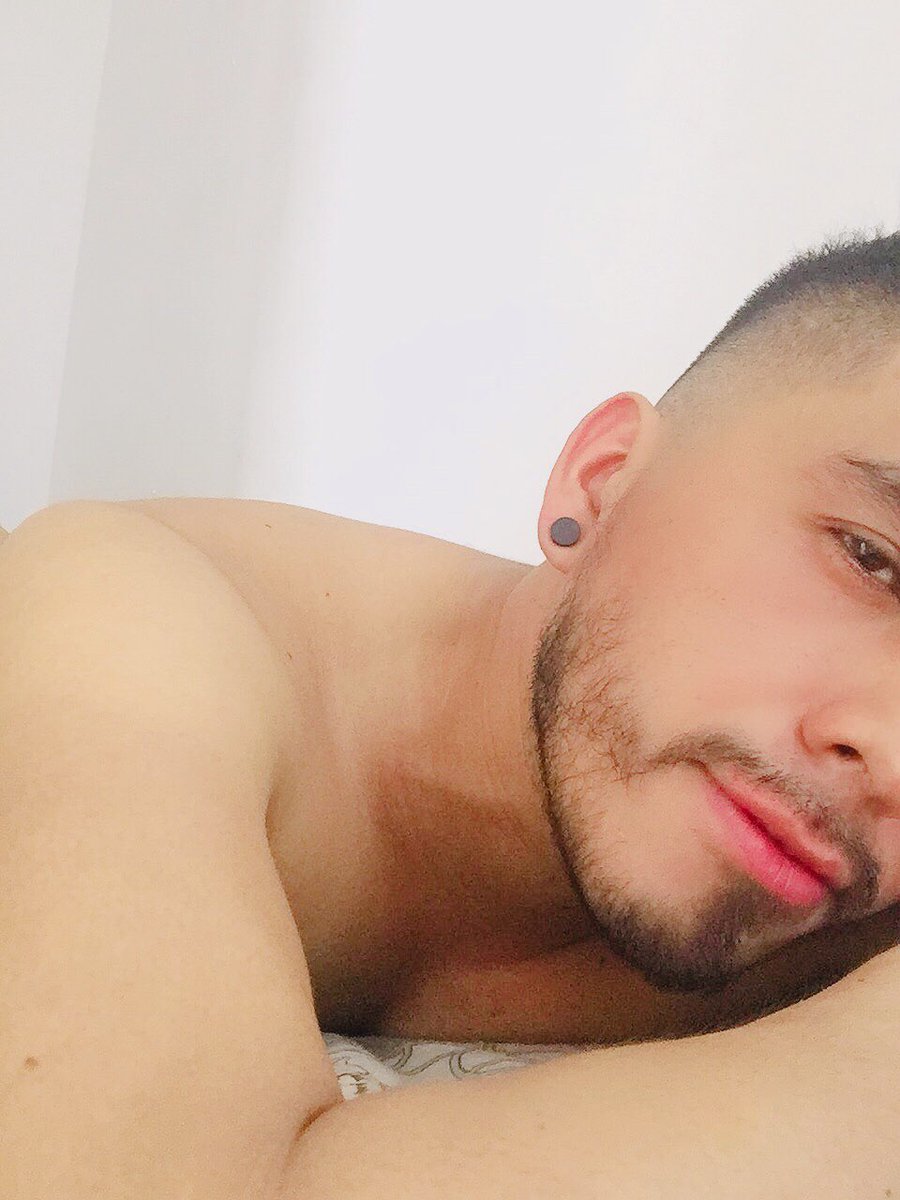 tsiranian's tweet photo. Tardes de sábado 😔 https://t.co/Wi6kqNysV9