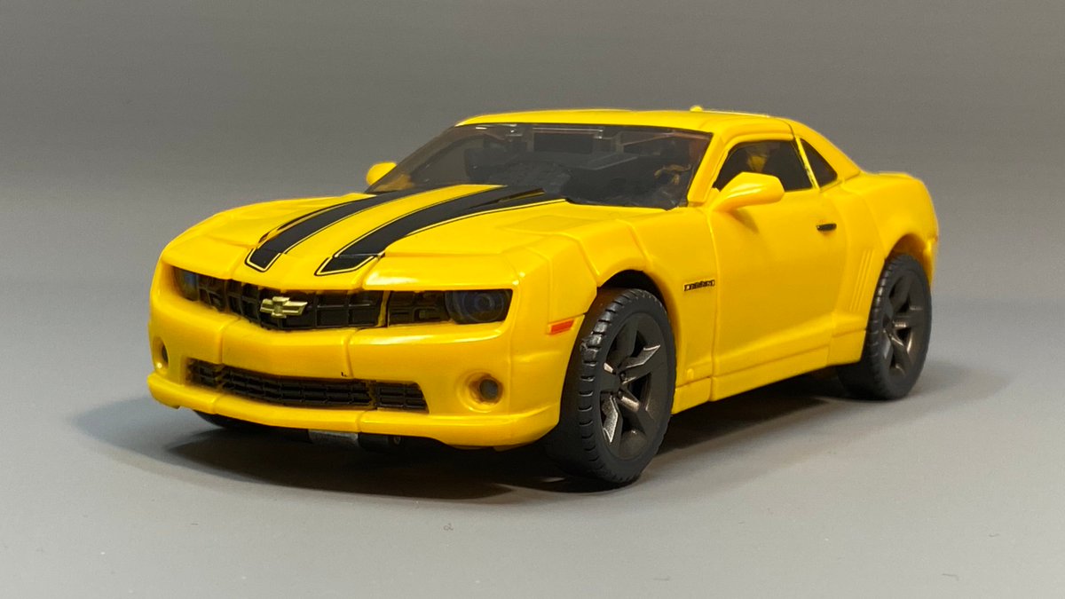 cophonz's tweet photo. It's up! Watch my #howto #transformation #youtubevideo of #transformersmovie #MPM03 #Bumblebee From #takaratomy using my new studio setup!

The video: https://t.co/GCeZRGi5f5

and some pics: Enjoy! https://t.co/t2vC059Stw