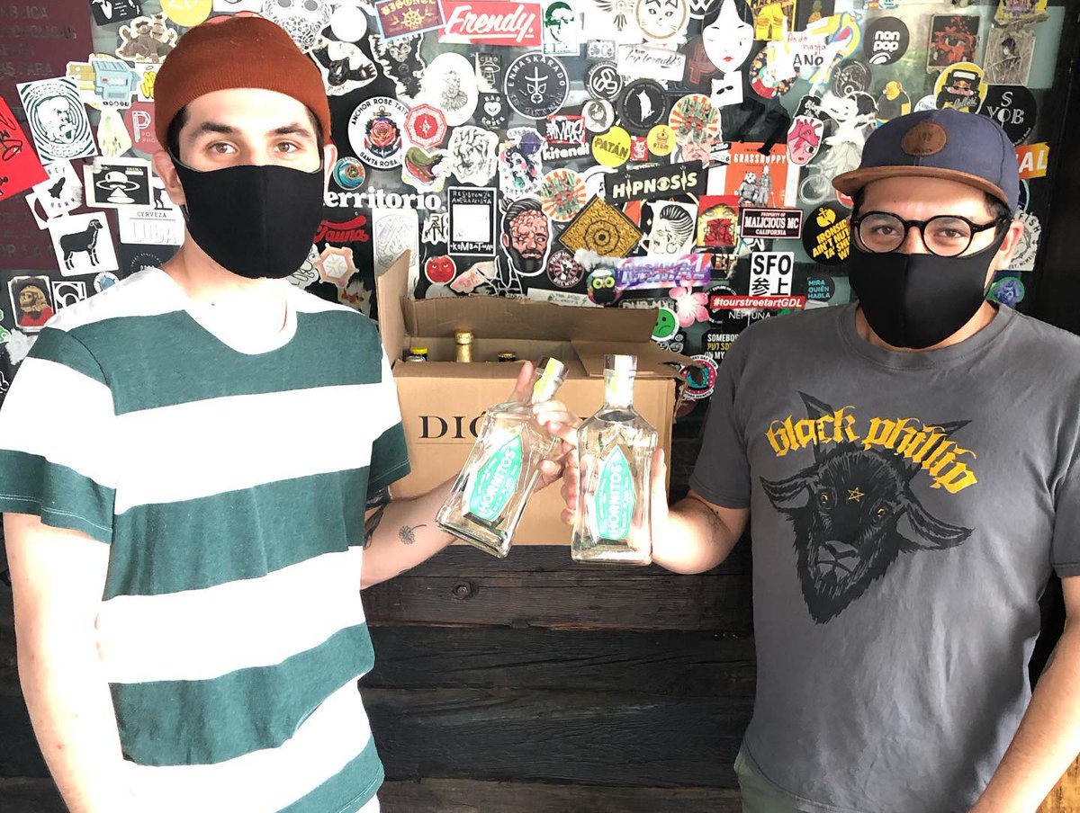 En el grillo HAY CERVEZAS, tenemos las artesanales a precio tiendita y unos lonches bien sabrosos! Por acá se dan el rol!
322 277 1090  (Para llevar o con envíos)
#Consumelocal #CervezaArtesanal #Gdl #ApoyoLocal #GrilloRuidoso <a href="/tuenchapu/">Tú en Chapu</a>