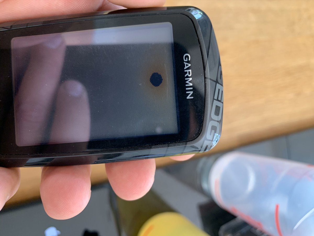 HM_Aaron's tweet photo. @garmin @garminuk it may have been nice today, but should my Edge 810 not be able to cope with a sunny British day in May? It was sat in its mount for the whole ride! https://t.co/i5HxyBAsKg