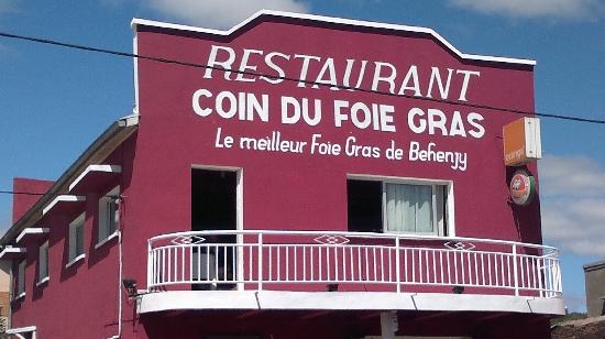 Behenjy est connu pour son foie gras et ses spécialités au canard, donc c'est une étape à faire pour le Road trip. Pour déjeuner je conseille le resto au coin du foie gras.