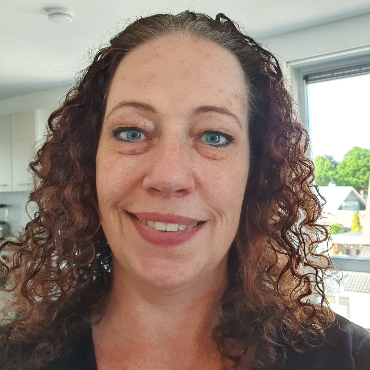 Alex8b's tweet photo. No filters what so ever.. Slechts een selfie van gisteren toen ik de 45jr aantikte... Just another day😊
En ja.. Compleet met uitgroei....die pleitos is over 2 weken 🎉 https://t.co/rIZNj4YNx9