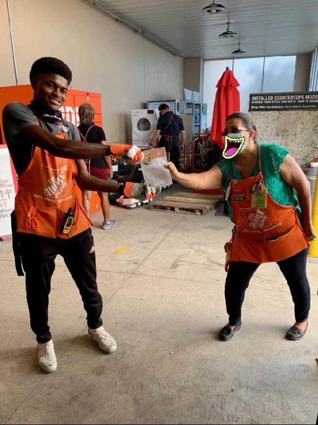<a href="/sammie4974/">Samantha George</a> awards lonnie with a homer for a great customer comment on curbside pick up. Keep it up sir. #oneteam <a href="/SelphNicole/">Nicole Selph</a> <a href="/TMcKenzie_THD/">Theresa McKenzie</a> <a href="/HDGerri/">Gerri OBrien</a> @WardallyJ <a href="/Natalie89730922/">Natalie Infante</a>