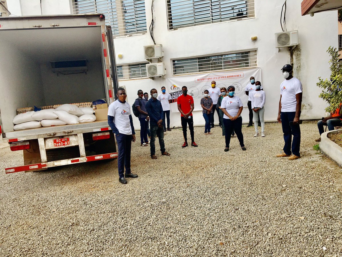 GYPC224's tweet photo. Dans le cadre de son programme de lutte contre le Covid-19, le GYPC a procédé, ce jour, à la remise de plusieurs lots de denrées alimentaires à 3 orphelinats de Conakry (Hakuna Matata, Regina Maris et Kiridiya). 

#GYPC #COVID #RIPOSTE #GYPCCONTRECOVID https://t.co/0inCBD7OYT
