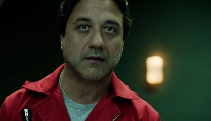 You're left with a bullet in a barrel. Whose head are you blowing off?- Arturo (Money Heist)- Tariq (Power)- Ramsay Bolton (GOT)-Jeoffery Lannister (GOT)