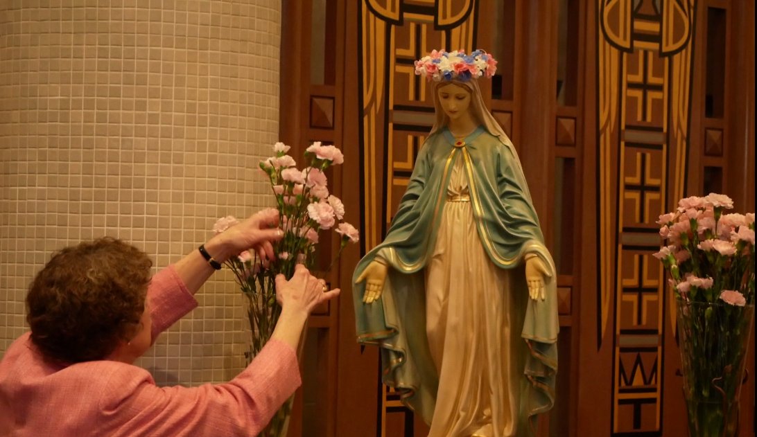 olctkchurch's tweet photo. Happy Mother's Day! Here is our Mass for the Fifth Sunday of Easter on the weekend of May 9/10. Click here to view Mass https://t.co/4KreGNNg5L #olctk #cardinalpacelli #mtlookout #mothersday #blessedmother #maycrowning https://t.co/WH8IhyZAyM