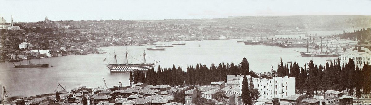 belgelerdetarih's tweet photo. Sultan Abdülmecid döneminde Galata Kulesi'nden Haliç'e bakış (1856) #istanbul #osmanlı #tarih #history https://t.co/5MeOfDB6vE